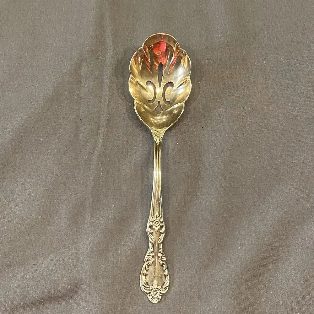 Wm. Rogers & Son Lovelace Slotted Spoon Silverplate Baroque Rococo Post-1940